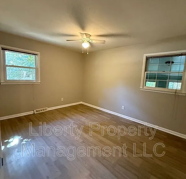 475 Albemarle Dr — Photo 11