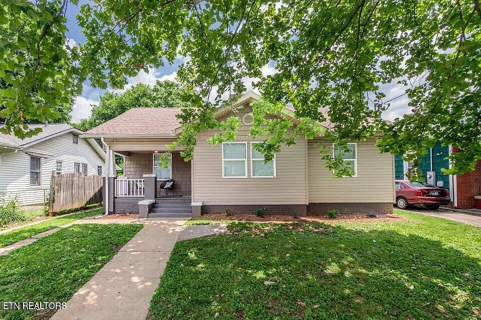 1716 8th Ave, Knoxville TN - Owner Finance Home