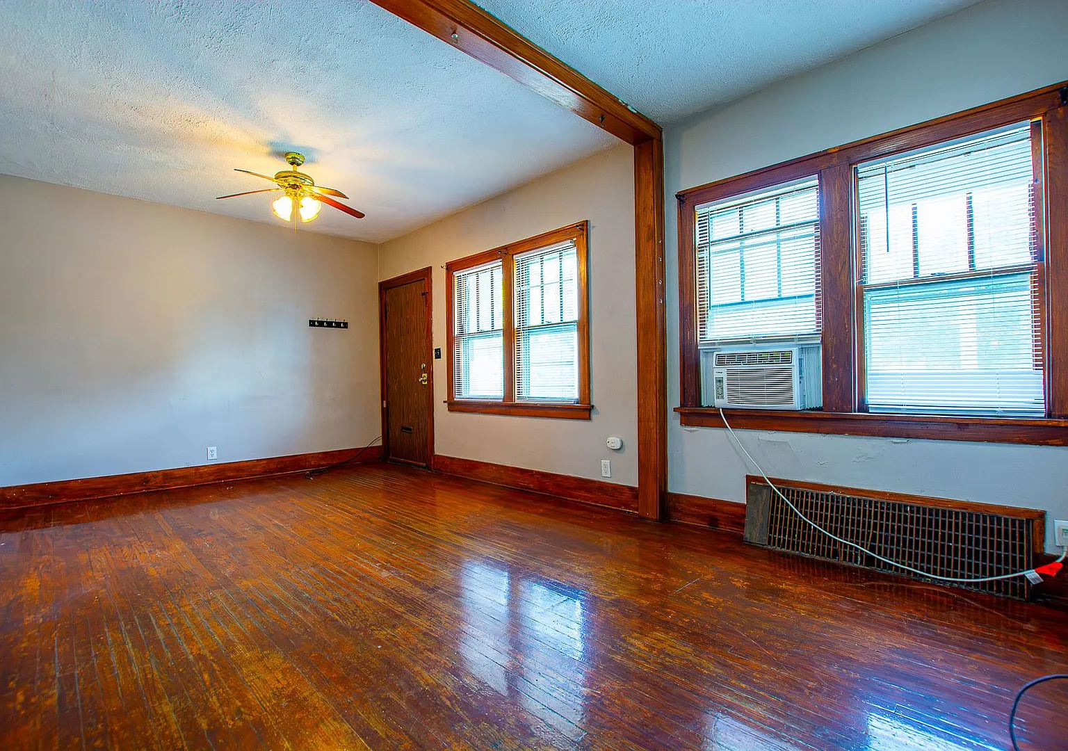 2202 Wirt Street — Photo 3