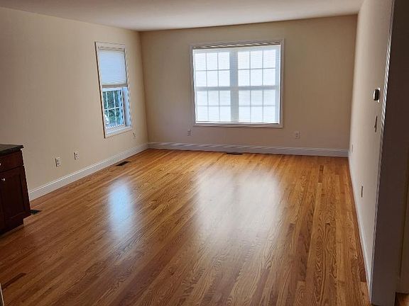 4th image of 356A Harbor St #356A