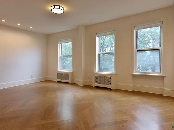 82 West 12th Street image 1 of 8