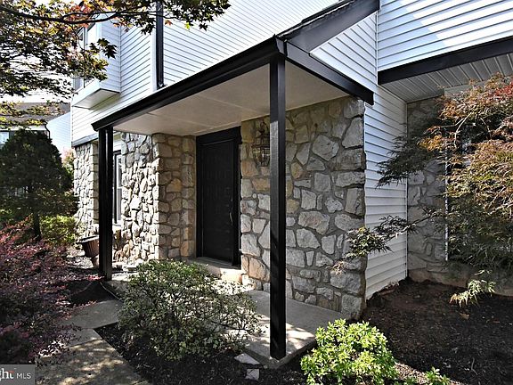 4th image of 1601 Clark Dr