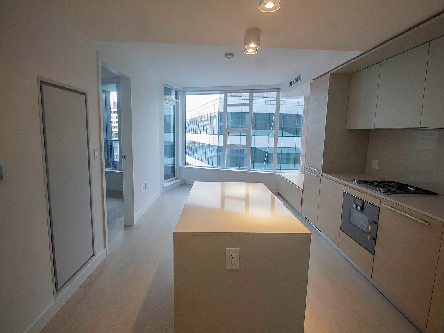 1 bed, 465 sqft, $2,350 — Photo 3