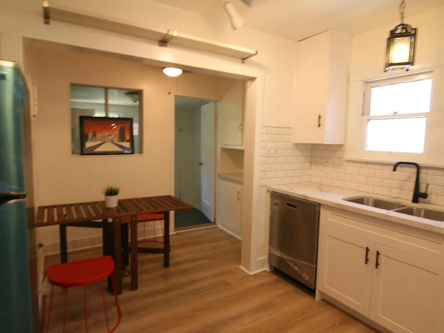 2 bed, 1.5 bath, 810 sqft, $2,650 — Photo 3