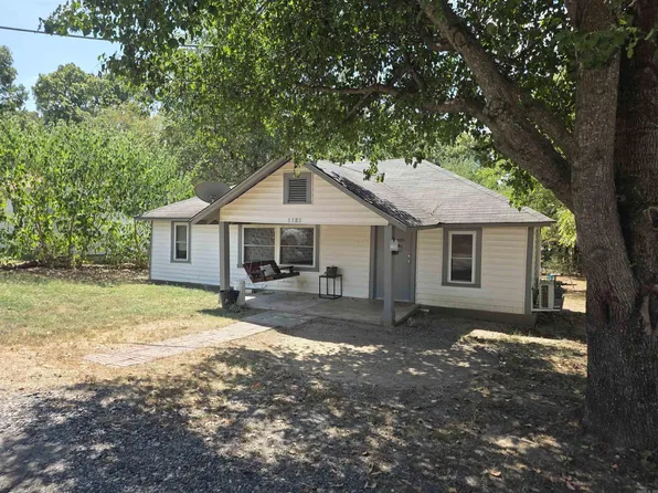 1101 9th St, Mena, AR 71953