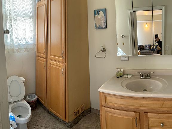 2nd image of 545 Forest Ave #1