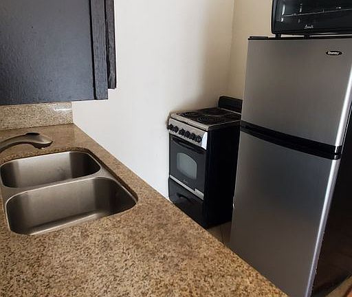 4th image of 917 Edgewood St APT 14