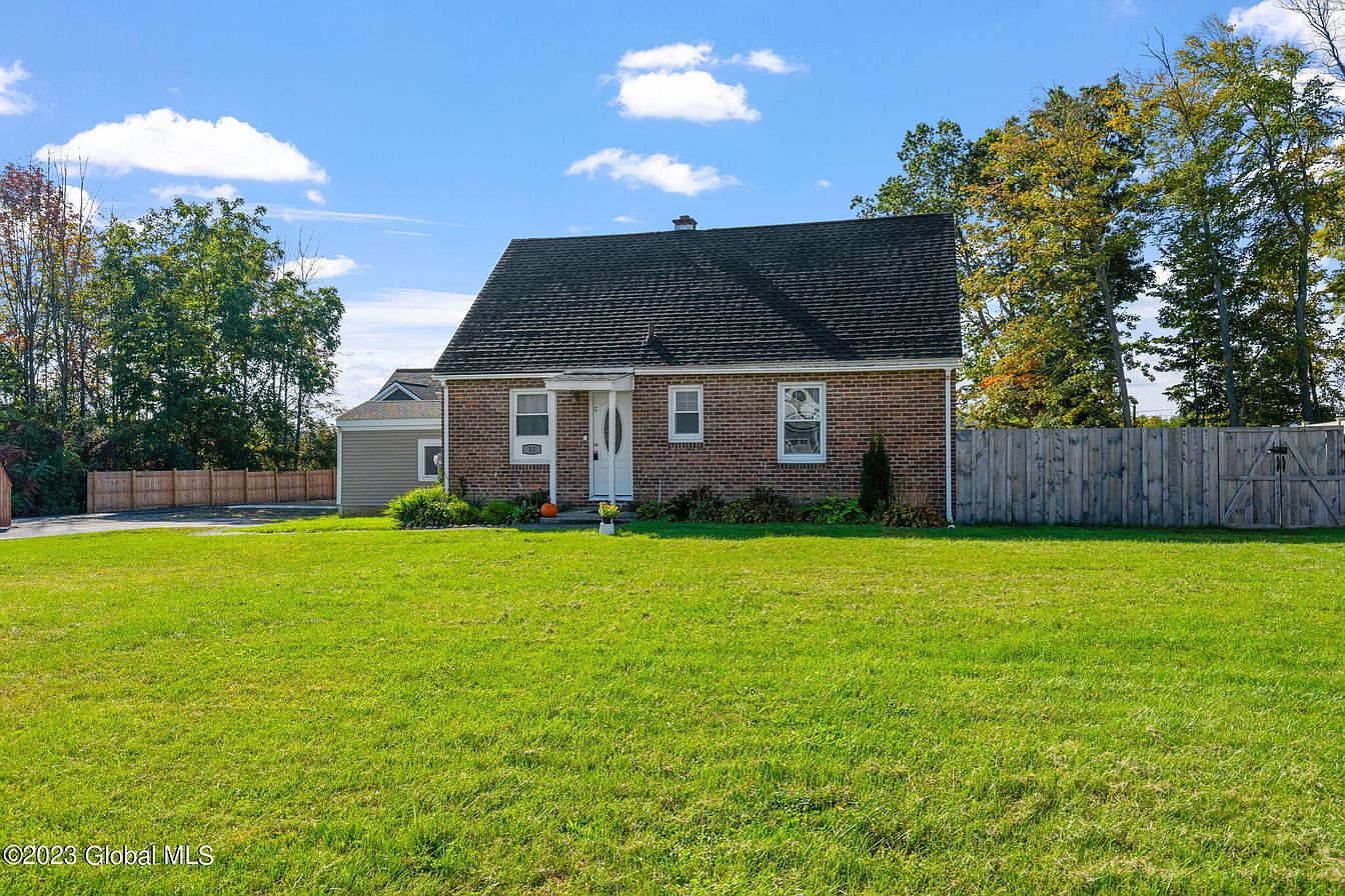 1st image of 31 Vista Court