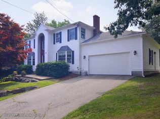 40 Debbie Dr, Cranston, RI 02921