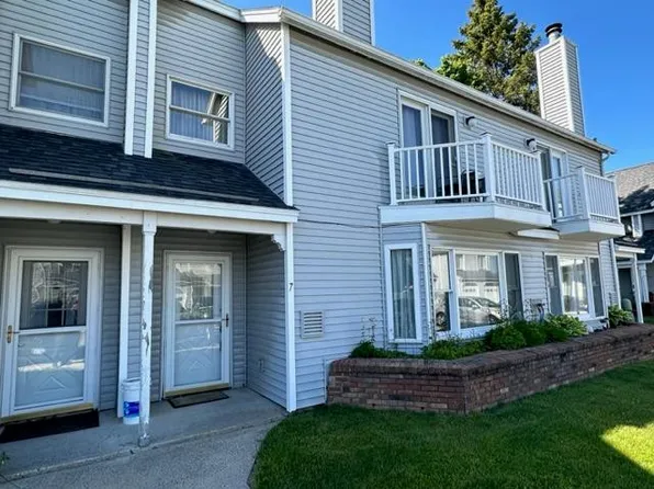 7 Edgewater Ests, Plattsburgh, NY 12901