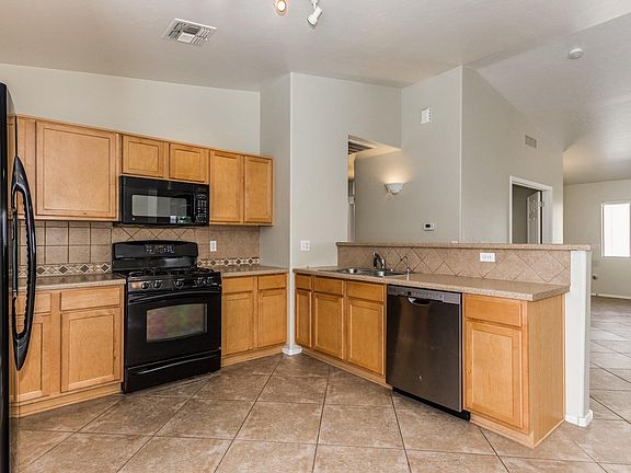 4th image of 10615 S Varner Dr