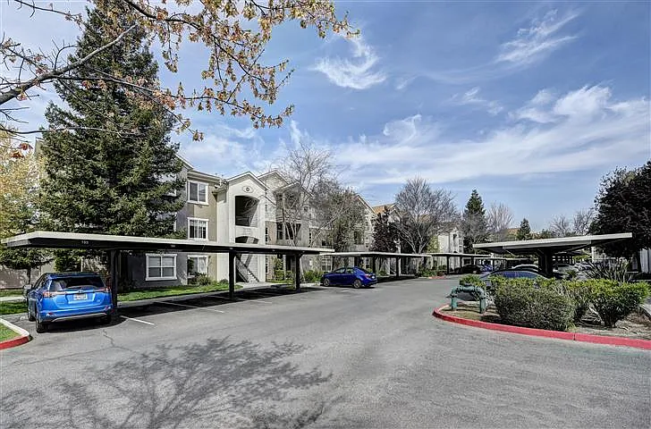Brooks Landing — Photo 1