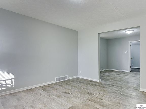 5th image of 3460 Grand Ave