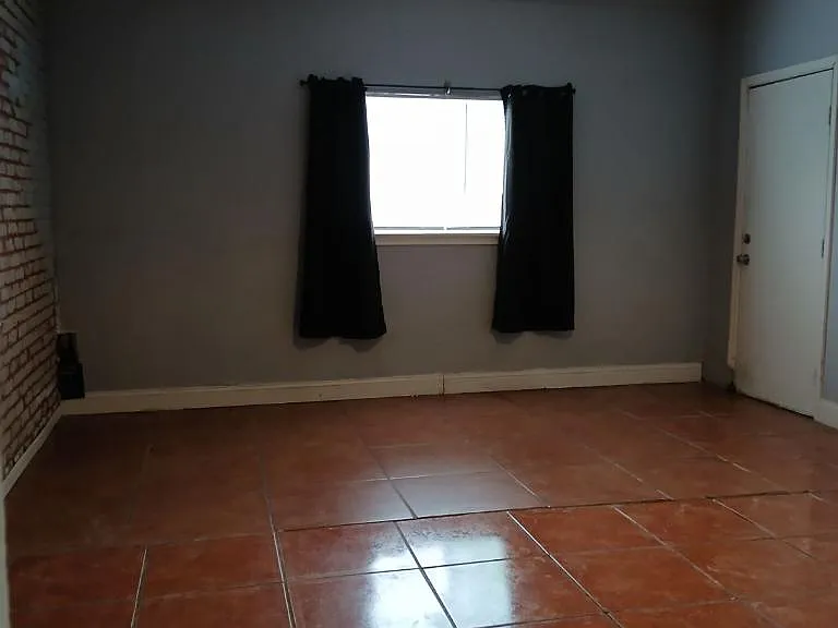 814 Elmwood Dr #B — Photo 1