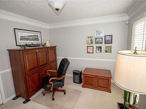 3rd image of 5930 Bridle Ct