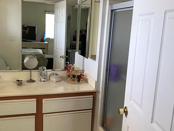 3rd image of 529 Ivy St APT 1