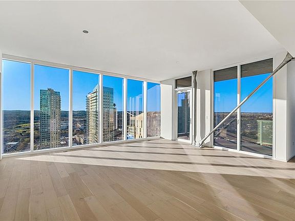 5th image of 301 West Ave APT 2901