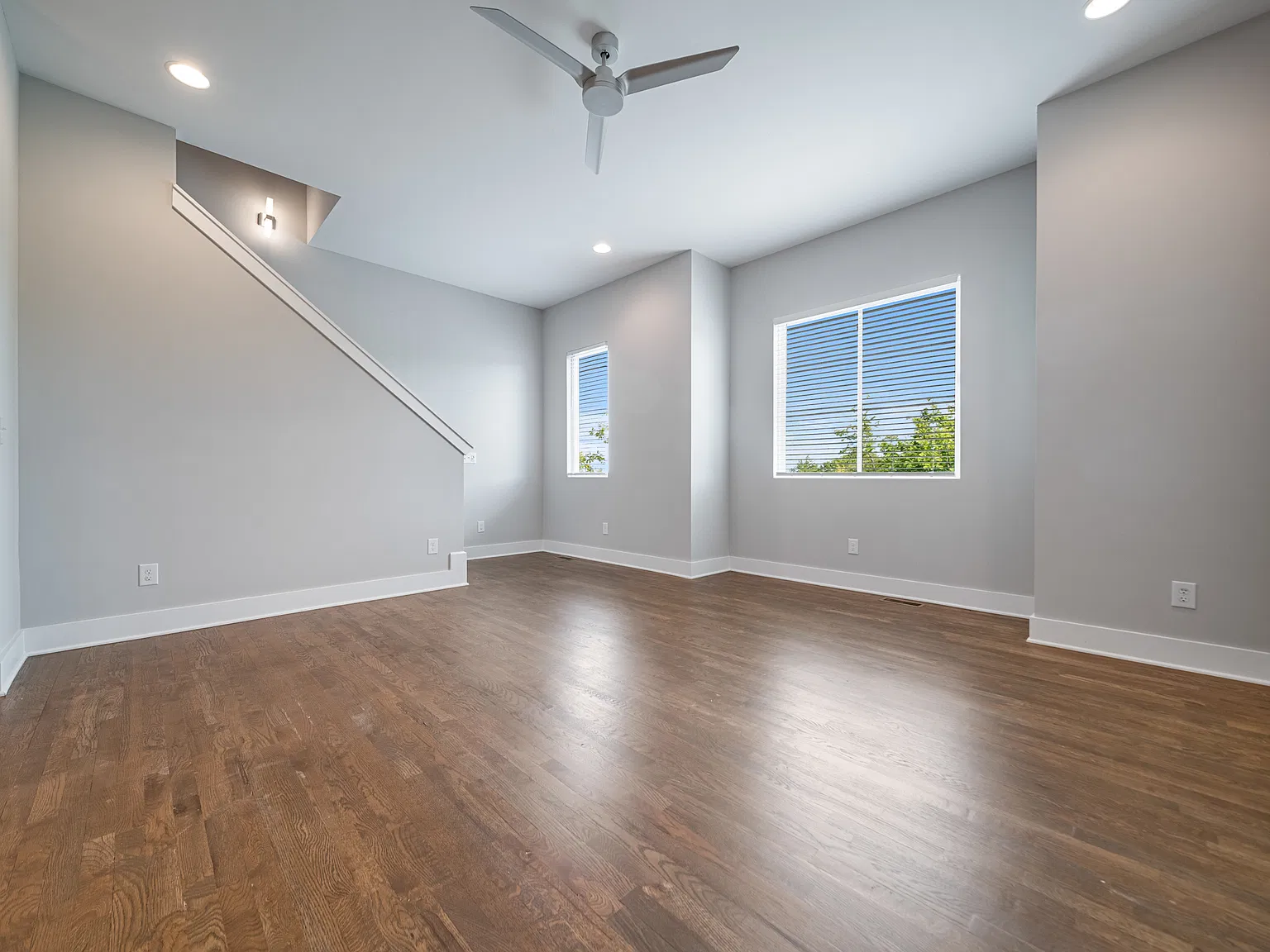 4 bed, 1946 sqft, $2,800 — Photo 3