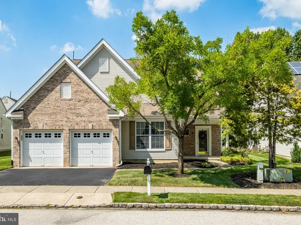 42 Larkspur Dr, Marlton, NJ 08053