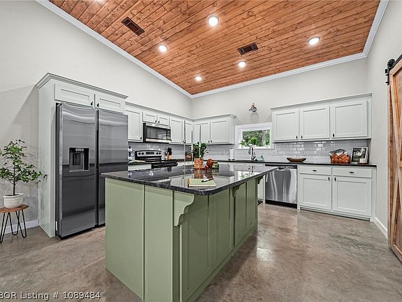 4th image of 18655 W Woodhaven Dr