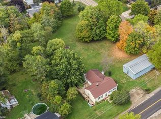 1545 Brock Rd, Hamilton, ON L9H 5E4