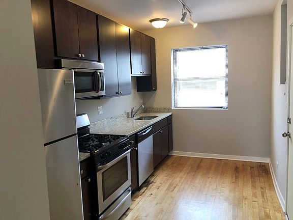 3rd image of 2442 W North Shore Ave #2