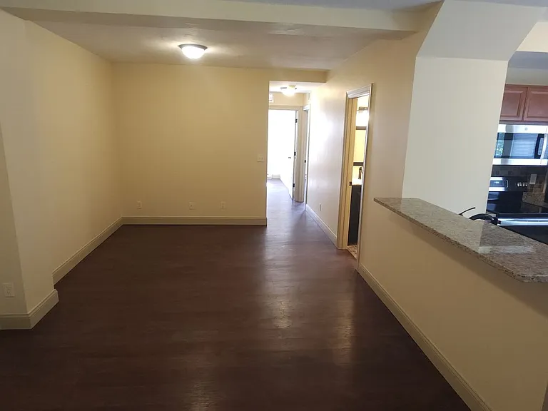 1416 E State St Apartments — Photo 3