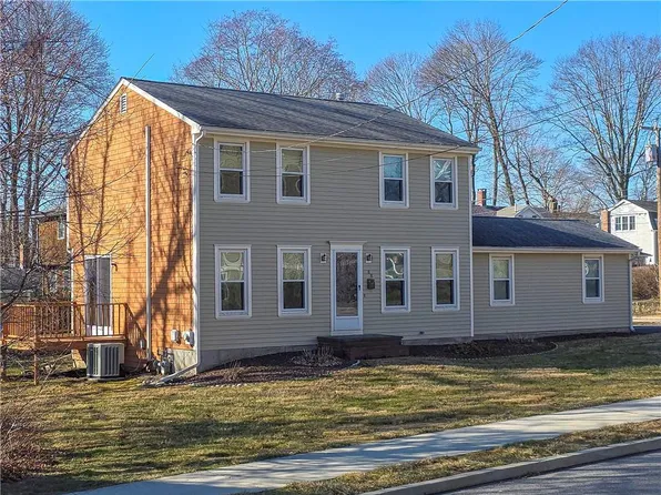 88 Greene St, East Greenwich, RI 02818