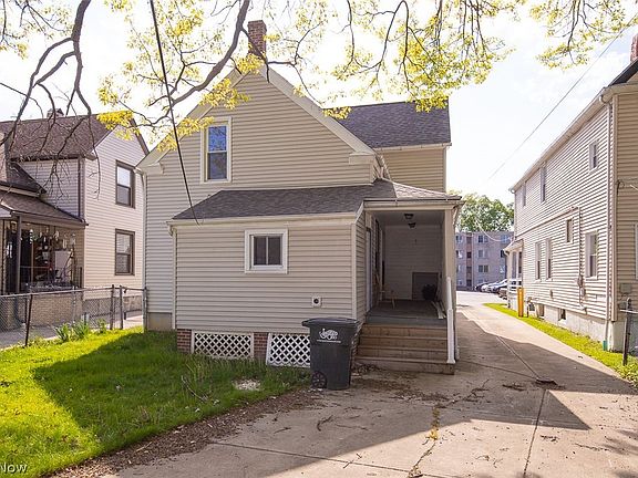 3rd image of 1521 Newman Ave