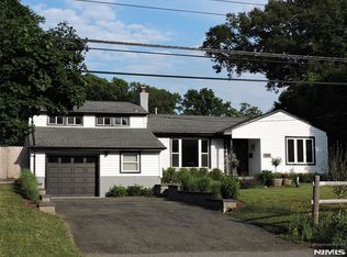 350 Monroe Ave, Wyckoff, NJ 07481