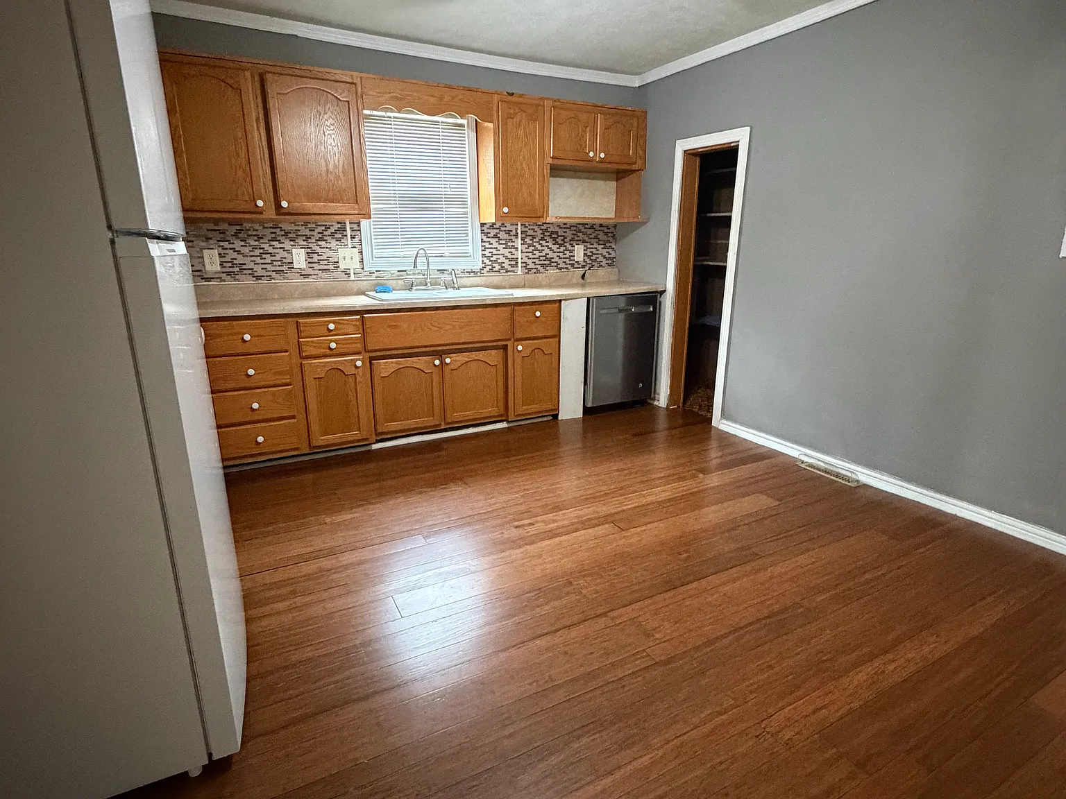 3 bed, 1056 sqft, $1,050 — Photo 4