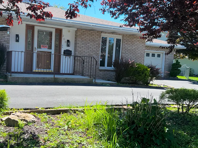 Wilson Dr — Photo 1