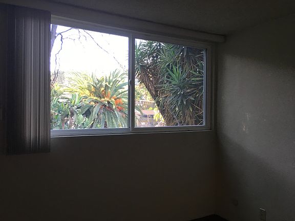 2nd image of 2211 N Cahuenga Blvd APT 404