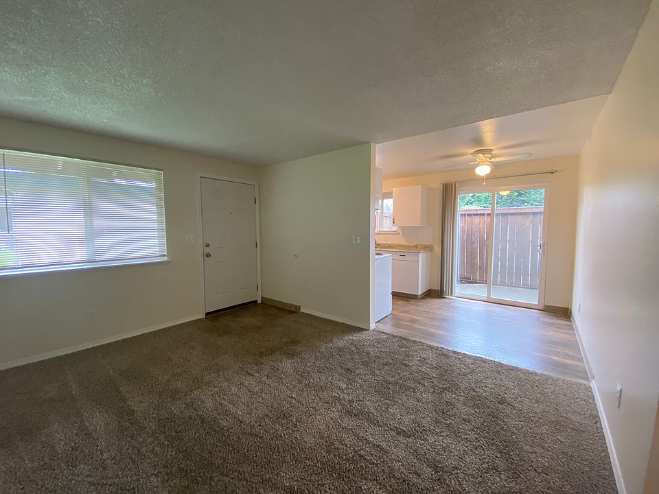 1st image of 2526 42nd Ave SE APT 5