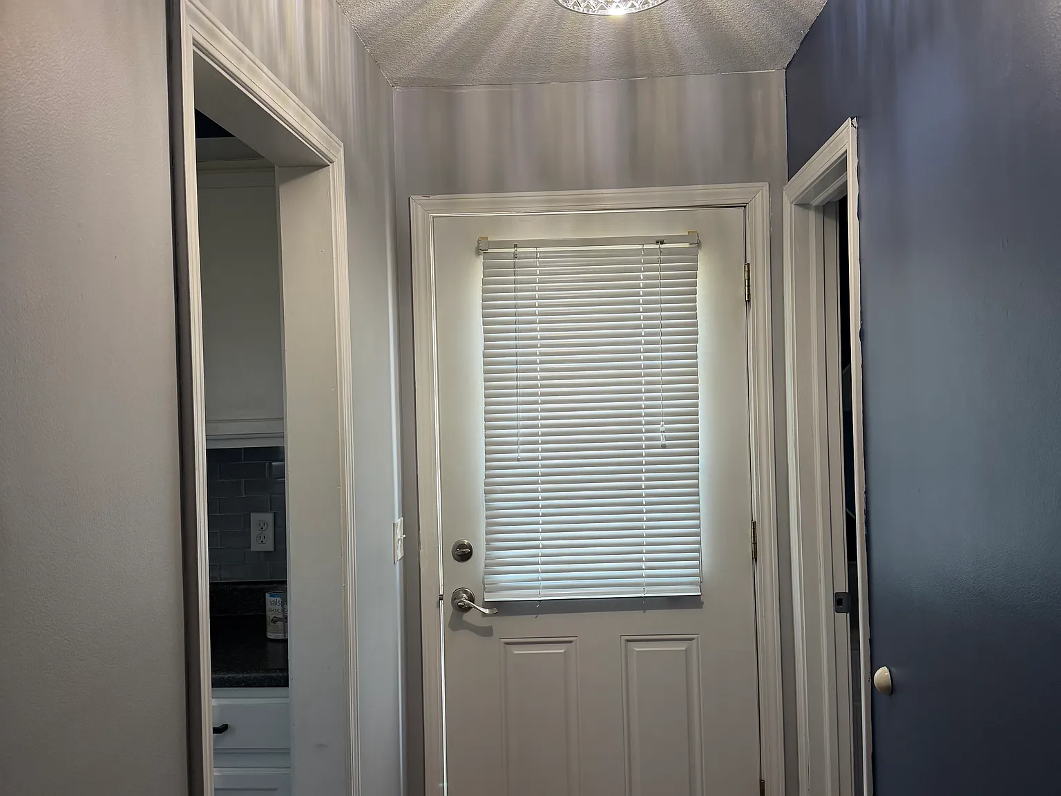 2 bed, 888 sqft, $1,050 — Photo 3