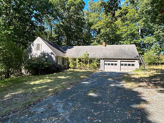 2nd image of 110 Parkwood Cir