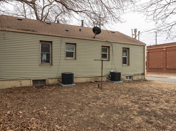 2300 Dean Ave, Des Moines, IA 50317