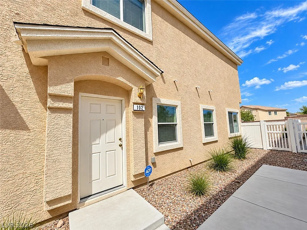 2 bed, 2.5 bath, 1170 sqft, $1,500 — Photo 1