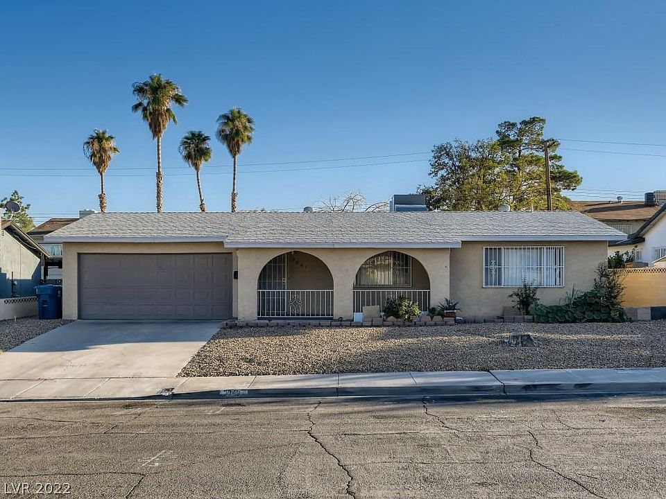 1st image of 3041 Liberty Cir S