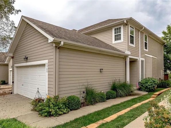 8960 Boehm Dr, Lenexa, KS 66219
