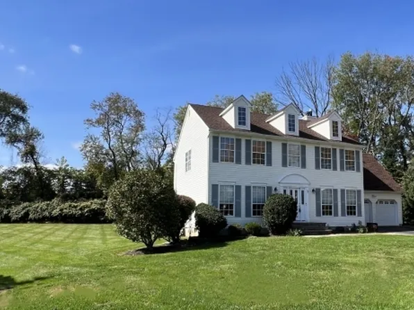 5 Hogan Ct, Mount Olive Twp., NJ 07836