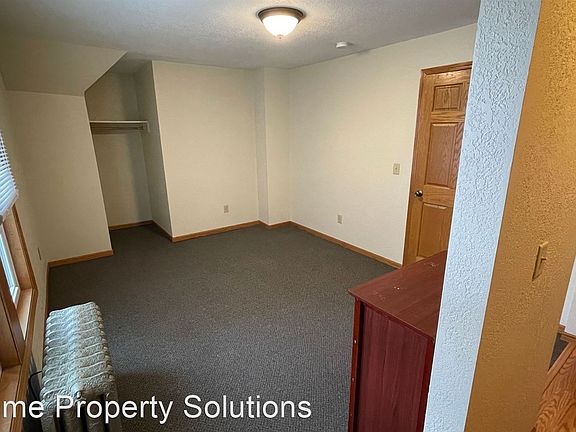 4th image of 523 University Ave #3