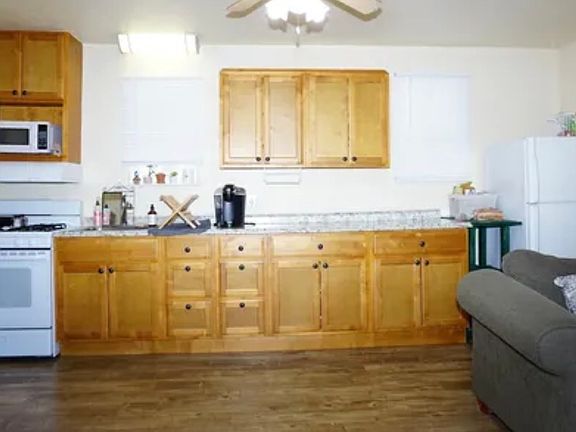 2nd image of 3029 Greenwood Dr