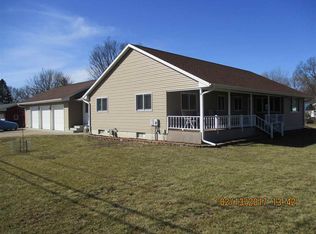 702 2nd St, Camanche, IA 52730
