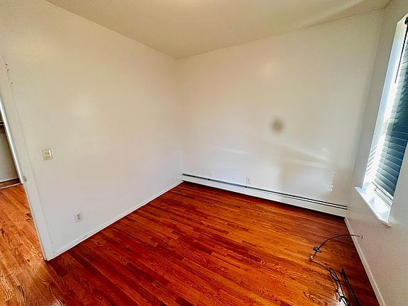 4th image of 21842 Hillside Ave #2