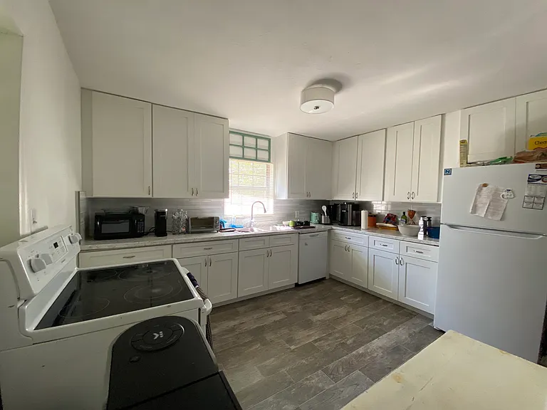 2030 Desiree Ct — Photo 3