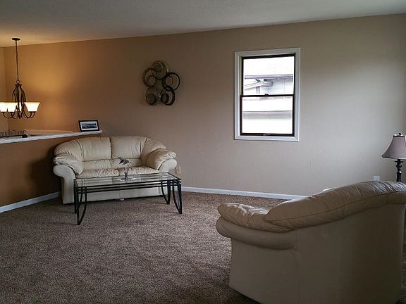 4th image of 806 8th Ave E