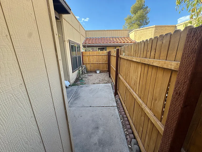4252 W Pyracantha Dr — Photo 10