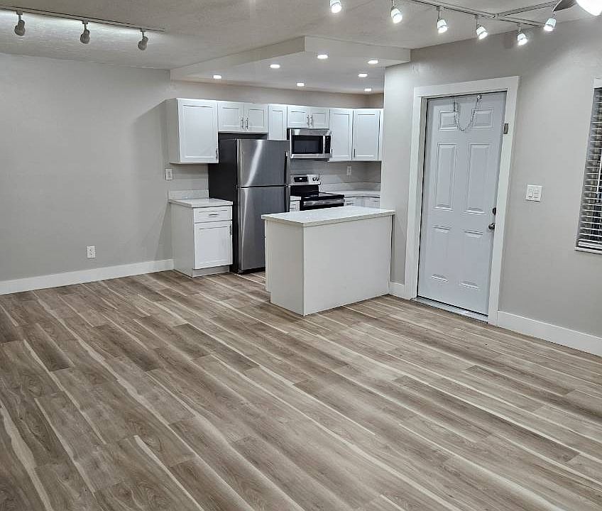 1st image of 320 SE 11th Ave #2B-2Ba-1096Sqft