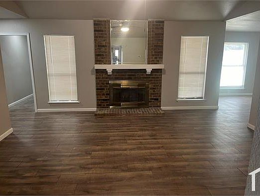 3rd image of 110 Iberis Ct